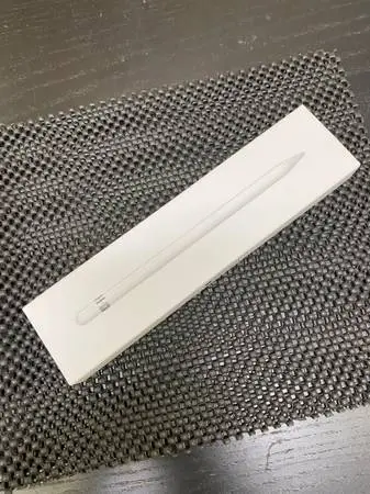 Apple Pencil *like new - COMES WITH BOX