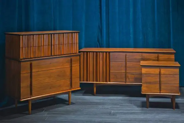 Vintage United furniture Elegance mid century modern bedroom set