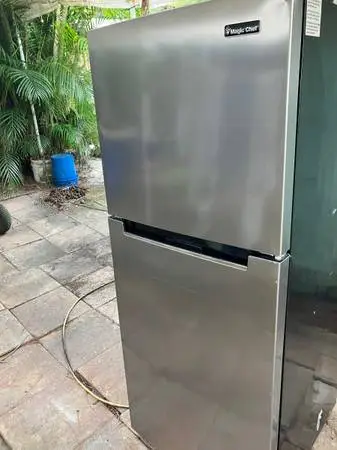 MAGIC CHEF STAINLESS SMALL FRIDGE REFRIGERATOR WORKS PERFECT