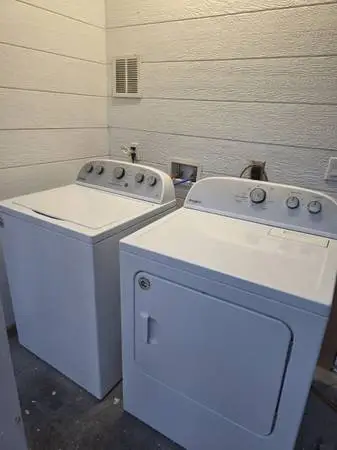 Whirlpool washing and larg dryer machines