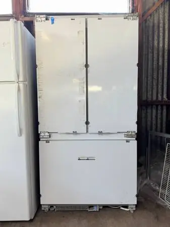 New open Box Fisher and Paykel 36 inches Coustom panel refrigrator for
