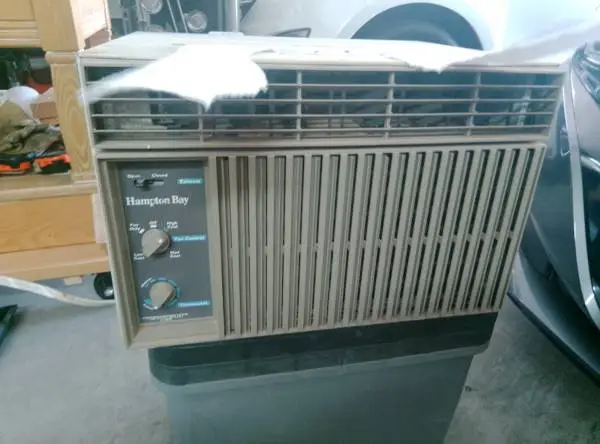 Hampton Bay 5000 BTU WINDOW  AIR CONDITIONER