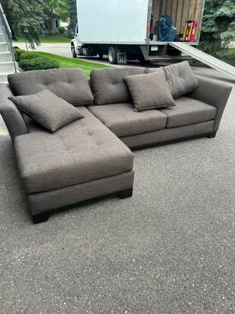 Daytons 2 piece sectional/ chaise