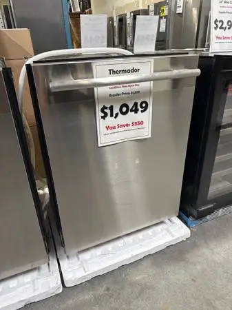 Thermador Emerald® 24” Smart Dishwasher – DWHD640EFM | New Open Box