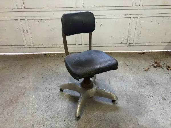 Goodform Vintage Aluminum Rolling / Tanker Chair