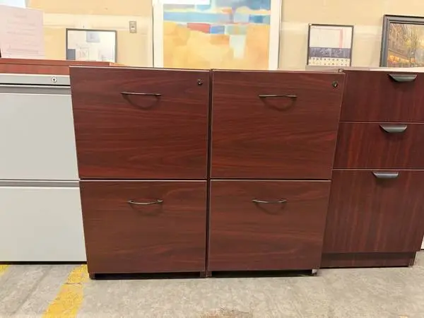 2 Drawer Vertical File Cabinet / Filing Cabinet