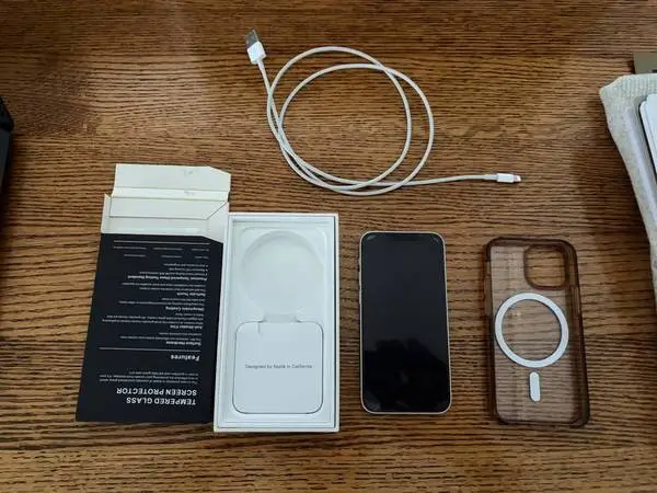 iPhone 13 mini white