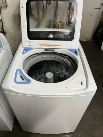 GREAT CONDITION FRIGIDAIRE WASHER SUPER CACITY HEAVY DUTY ALL CYCLES