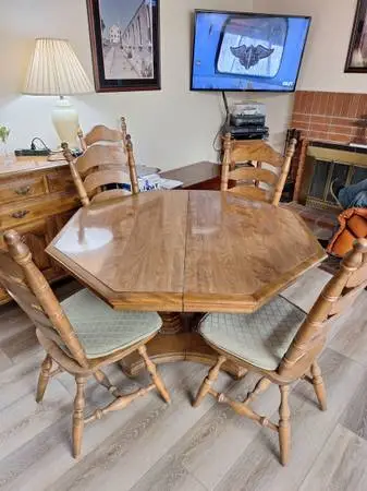 Dining Table with 6 Chairs