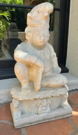 BEAUTIFUL ANTIQUE ALABASTER SITTING BUDDHA TEMPLE GUARDIAN STATUE
