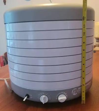 FOOD DEHYDRATOR