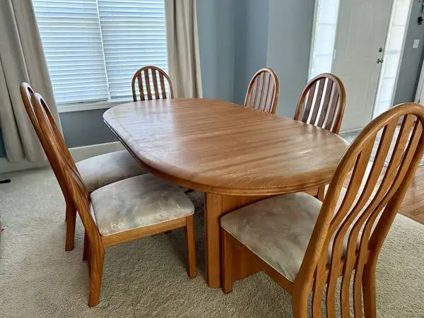 OBO Walter of Wabash Solid Oak Dining Set – Oval Table, 6 Chairs & Lit