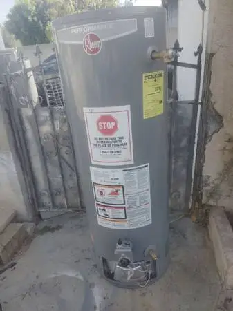 RHEEM 50 GALLON WATER HEATER FREE INSTALL & HOSES