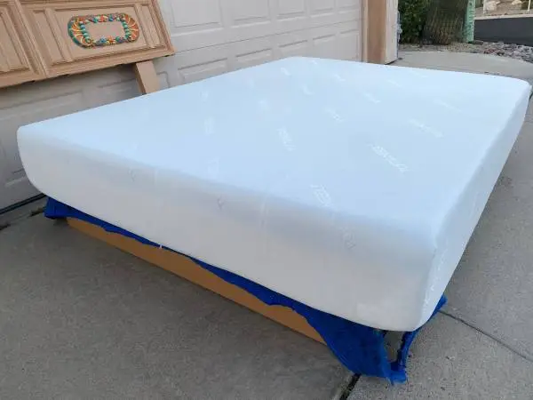 $1500 Tuft & Needle Queen Mattress Only. You Deserve Best