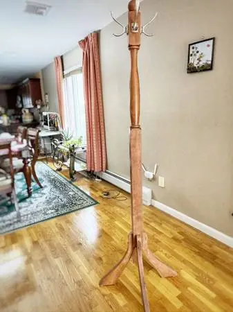 ✅ Beautiful Sturdy Coat Rack