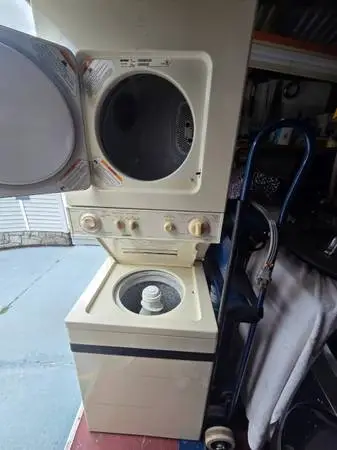 STACKABLE WASHER AND DRYER