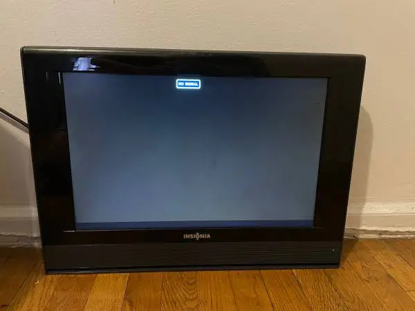 Insignia 19” Screen Flat Panel TV DVD Combo Television Set