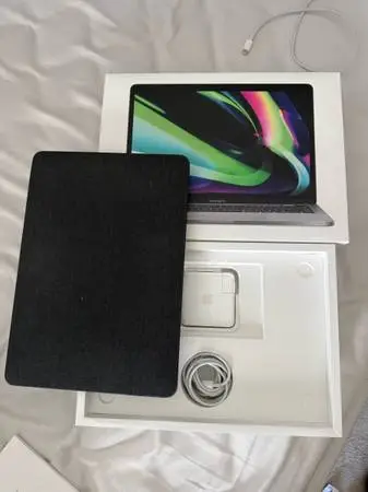 Macbook pro 13.3” M1 16GB 512GB SSD