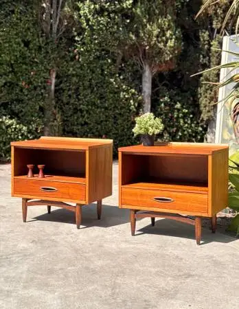 Matched Pair Broyhill Sculptura Mid Century Modern Walnut Nightstands