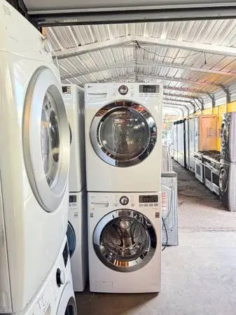 LG Electric Washer & Dryer Set for Sale (Used)