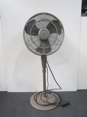 Feature Comforts FS40-9L Oscillating Misting Fan (adjustable height)