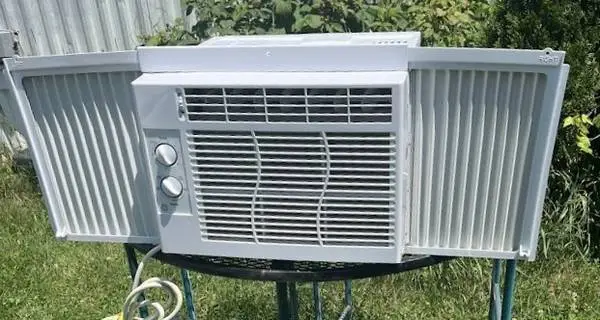 GE AIR CONDITIONER 5,200 BTU