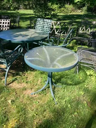 MUST GO!!! Brown Jordan Green 30 Bistro Table