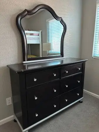 Full size bedroom set