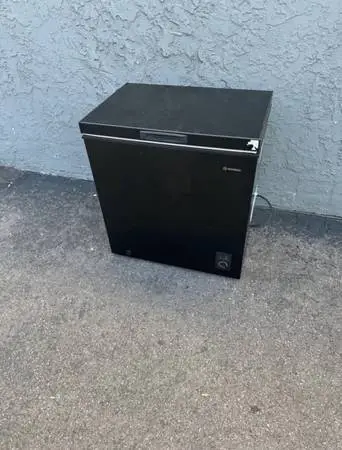 Deep chest freezer 30” wide (free local delivery)