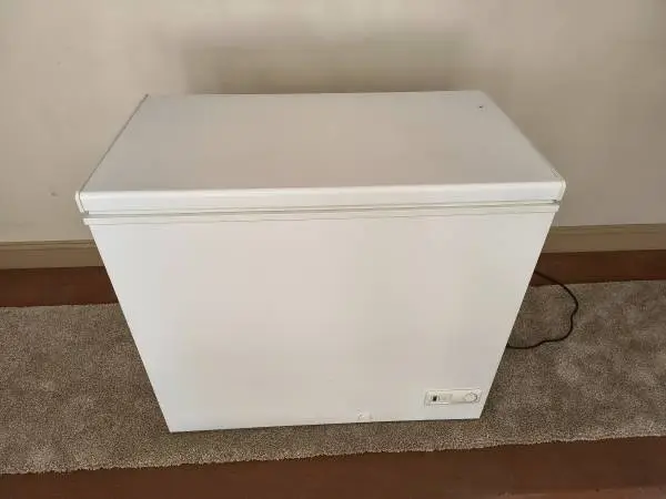 ***G.E. CHEST FREEZER***