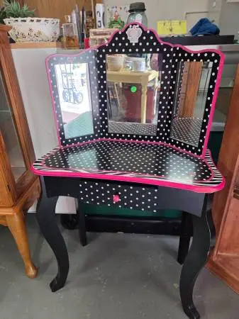 Girls Toy Dresser
