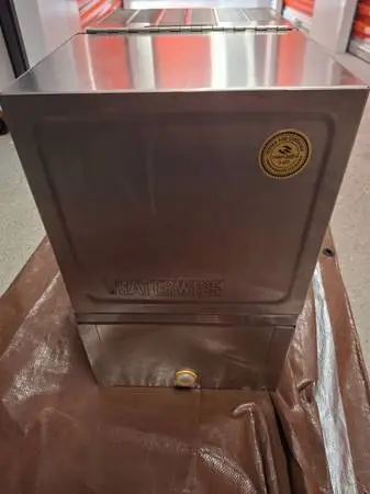 Waterwise 7000/3 gallon countertop Distiller