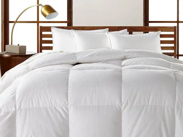 BRAND NEW European White Goose Down Heavyweight King Comforter