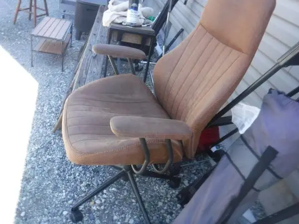 Executive Desk Chair
