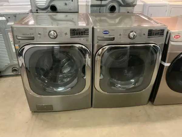 **LG GRAPHITE GRAY JUMBO, ELECTRIC WASHER DRYER SET**ON SALE NOW**