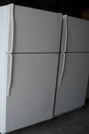 Whirlpool Refrigerator ET1MTKXKQ07 Top-Freezer 21 Cu Ft Frost-Free !!!