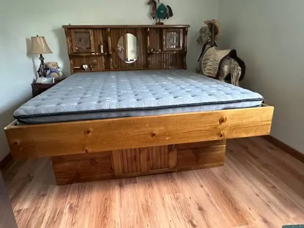 King pedestal waterbed frame and hybrid mattress