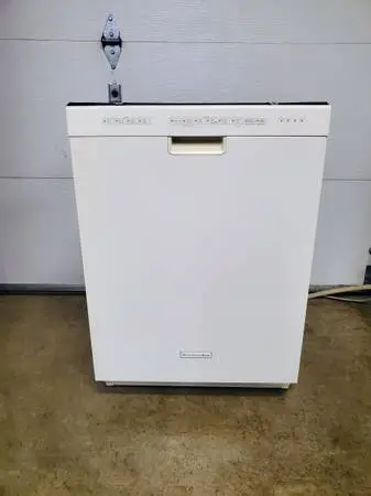KitchenAid dishwasher (delivery available)