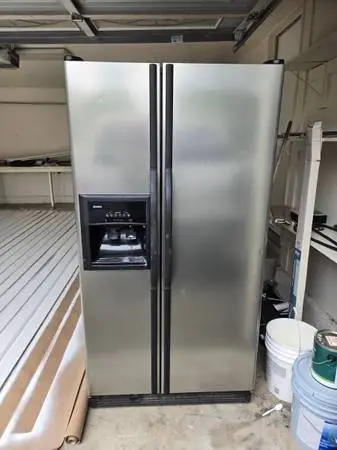 Kenmore 36 side by side refrigerator/freezer