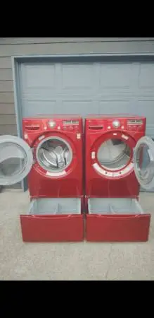 Free Delivery//LG Front Load Washer & 220V Electric Dryer Set