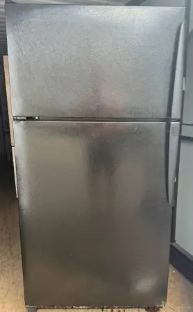 Clean & Tested Amana ~20.6 cu ft Top-Freezer Fridge Black — $225