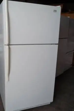 Whirlpool Estate TT21AKXKQ02 Top-Freezer Refrigerator 21 Cu Ft Works!!