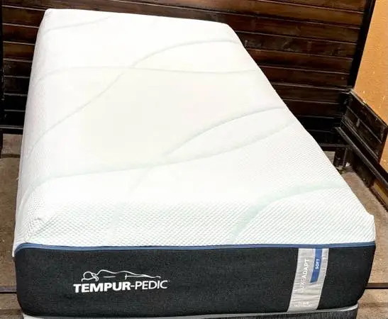 Twin Size Tempurpedic Luxe Adapt Soft Mattress