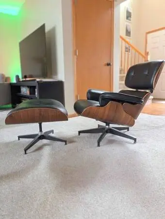 Lounge Chair with Footrest
