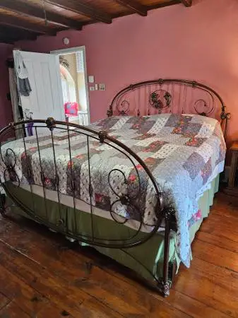King frame and head and footboard.