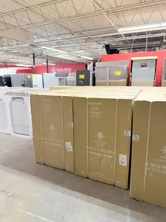 BRAND NEW ELECTRIC STOVES WITH AIR FRY!!