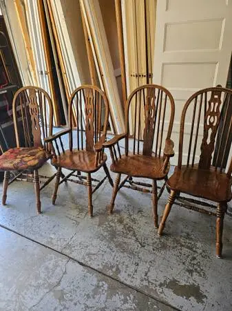 4-chairs solid wood in very good shape