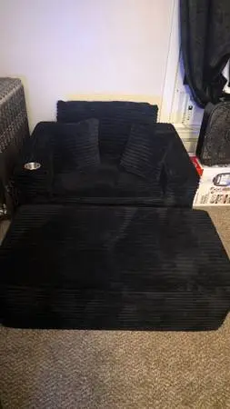 Oversized memory foam chair with ottaman