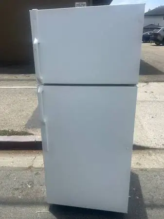 Warranty/HE fridge 28”cools great  free delivery installation