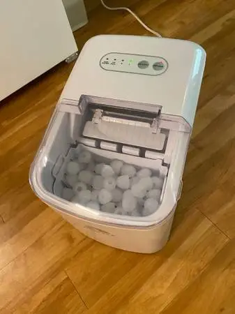 Igloo ice cube maker, ice machine
